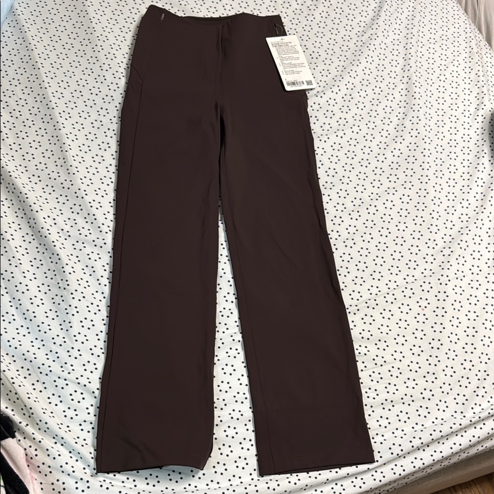 Lululemon. Size 2. Dark Brown. NEW! Smooth Fit Pull-on High-rise Crop